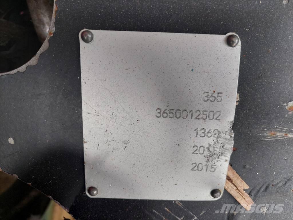 Komatsu 365.1 Boomvelkoppen