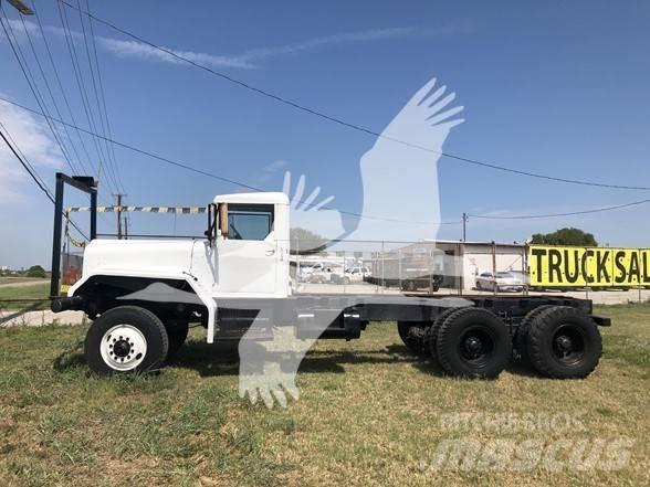 Diamond T M13 Chassis met cabine