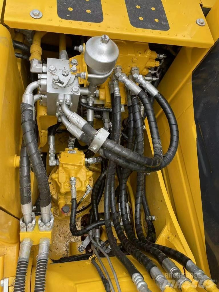 Komatsu 120-8 Rupsgraafmachines