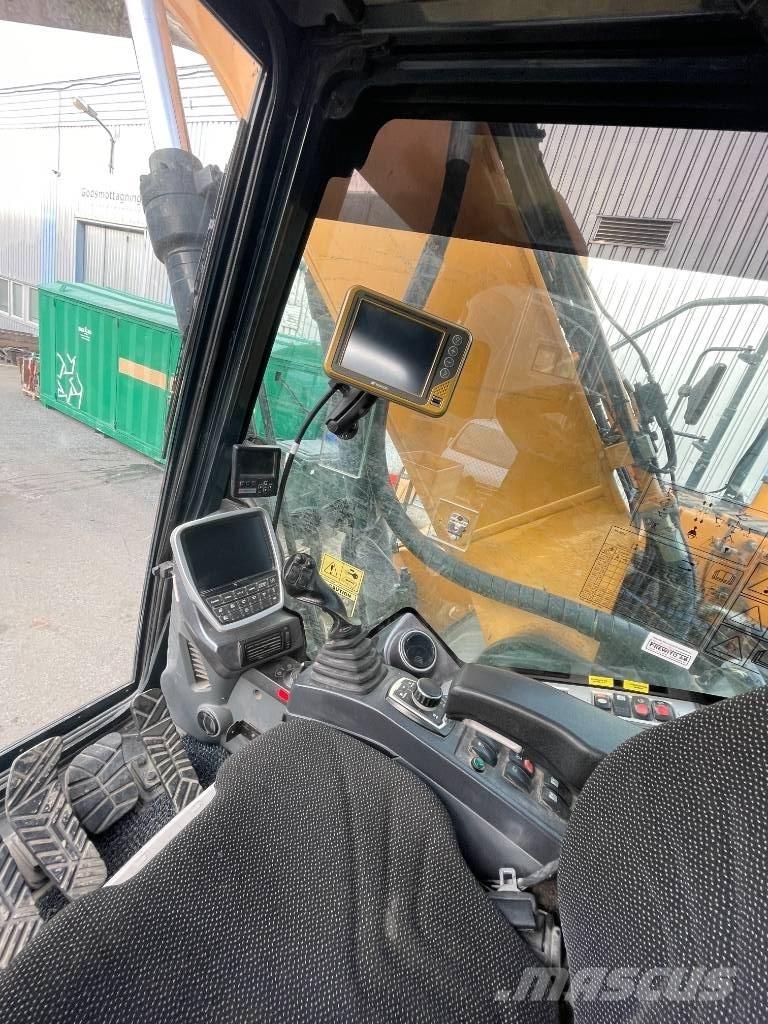 Hyundai HX 260 L Rupsgraafmachines