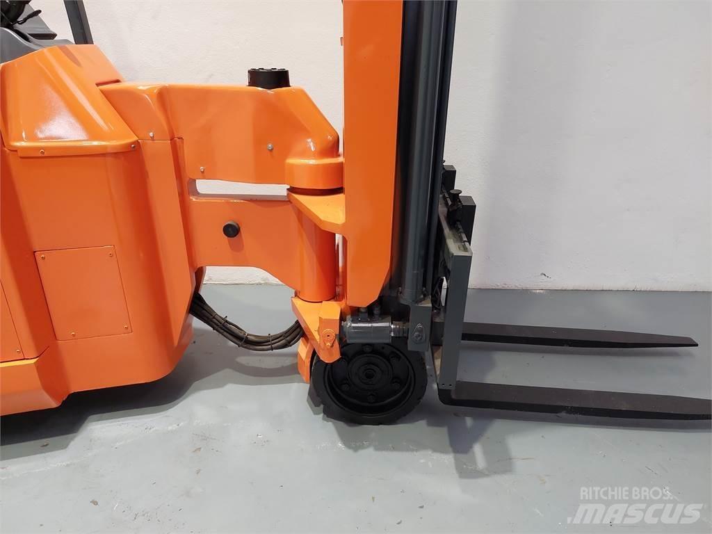  B318 82SS Magazijnwagen
