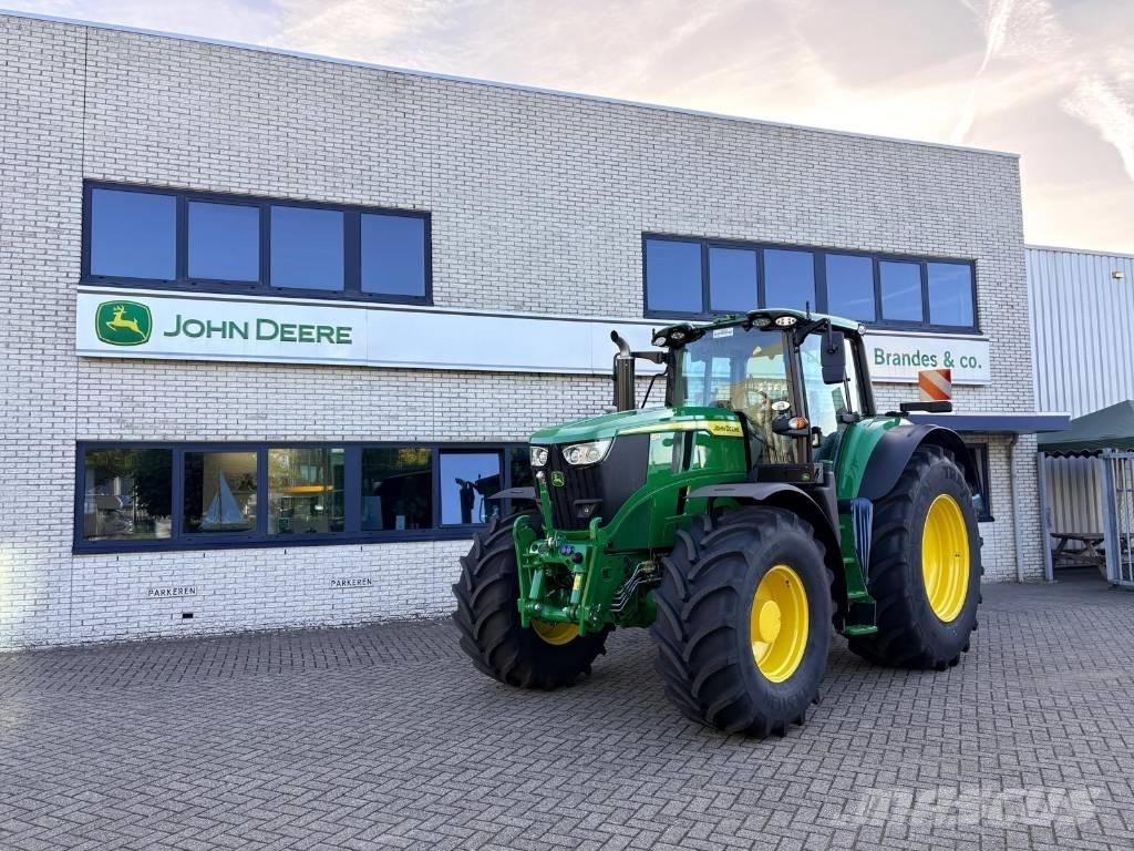 John Deere 6M200 Tractoren