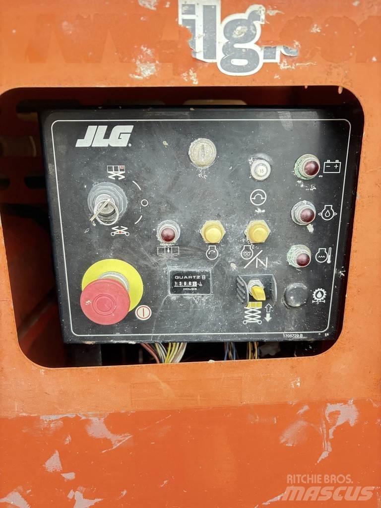 JLG 260 mrt Schaarhoogwerkers