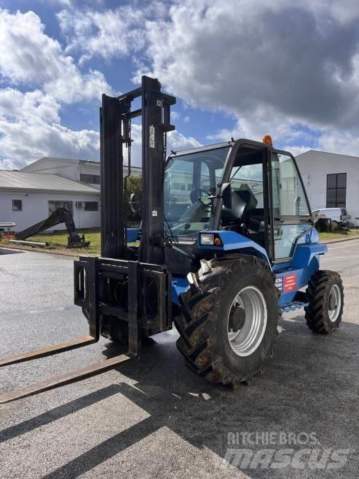 Manitou MC30-4W Vorkheftruck voor zwaar terrein