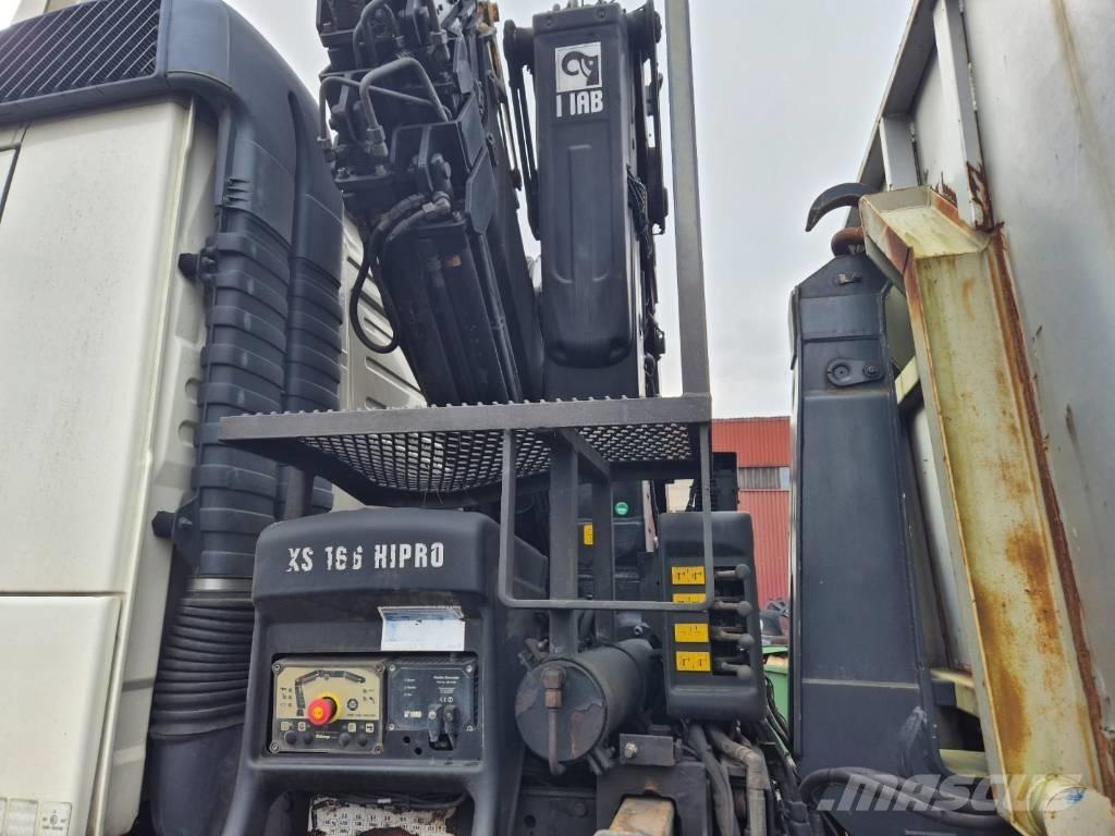 Volvo FM 460 Vlakke laadvloer met kraan