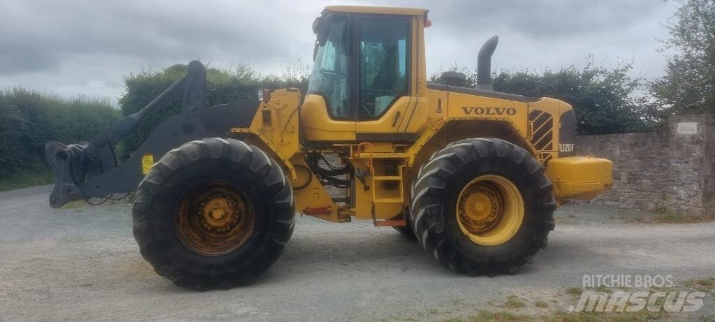 Volvo L 120 F Wielladers