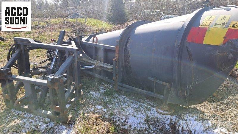 AM ALUEAURA 300 Sneeuwschuivers en -ploegen