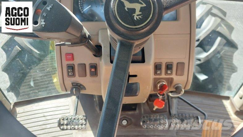 John Deere 6220 SE Tractoren