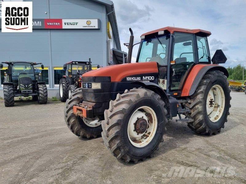 New Holland M100 Tractoren