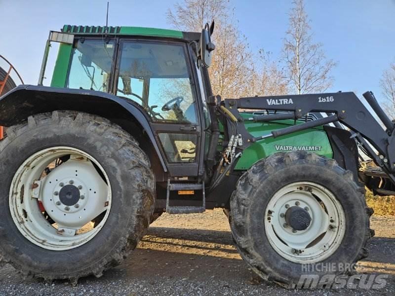Valtra 6850 HITECH Tractoren