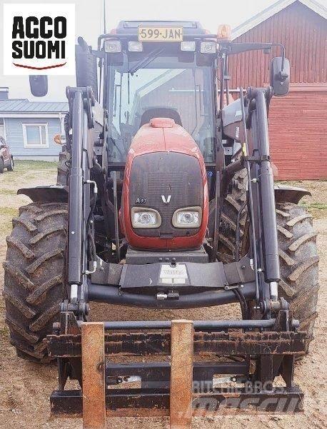 Valtra A93 H Tractoren