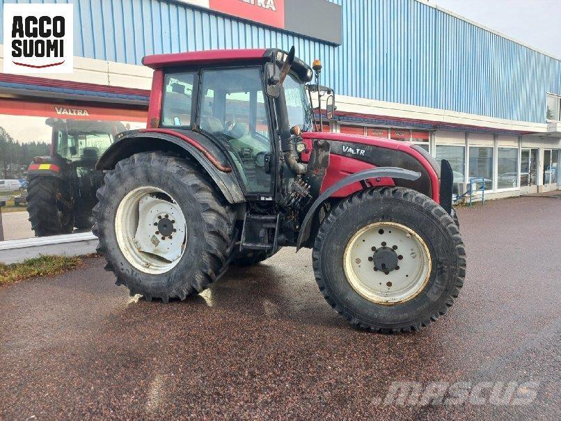 Valtra N121 ADVANCE Tractoren