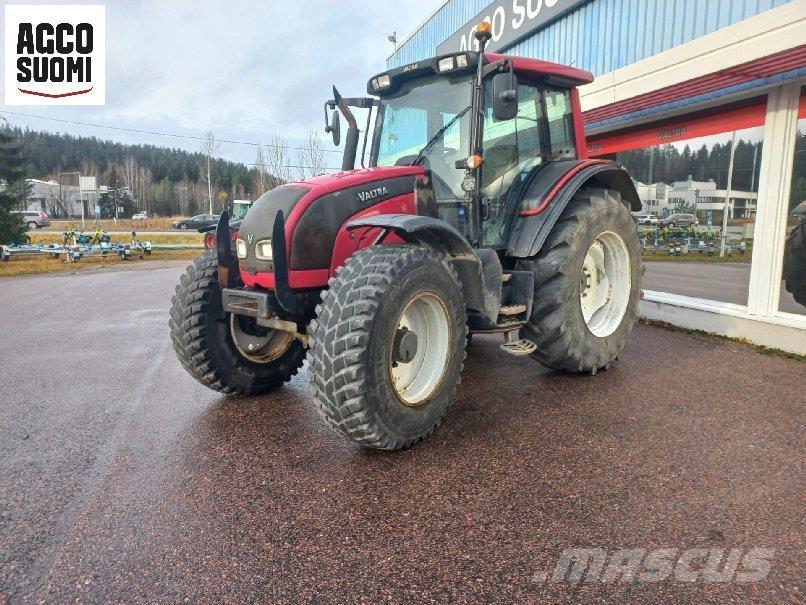 Valtra N121 ADVANCE Tractoren