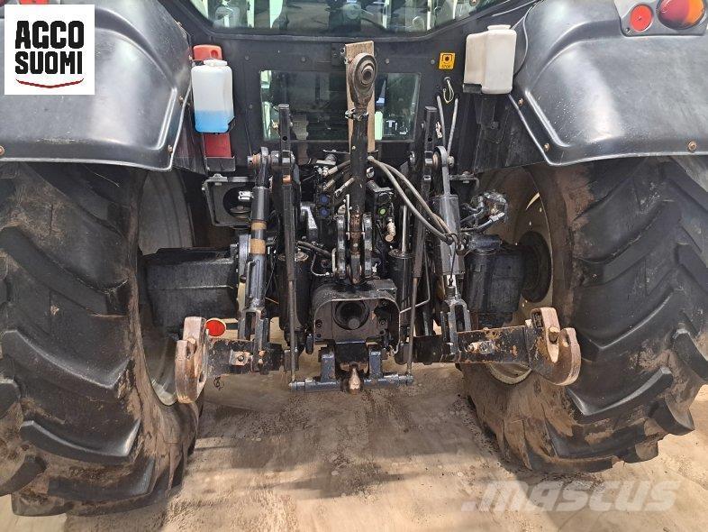 Valtra N141 HITECH Tractoren