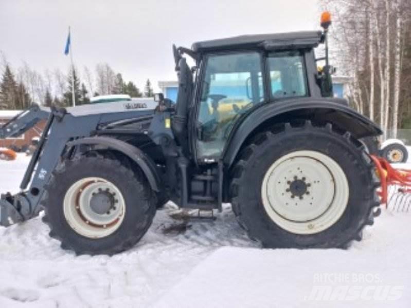 Valtra N142 DIRECT Tractoren