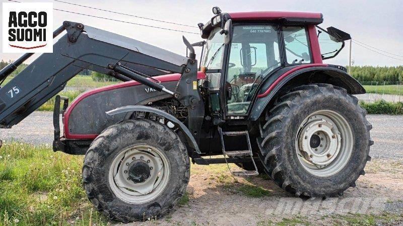 Valtra T151 H Tractoren