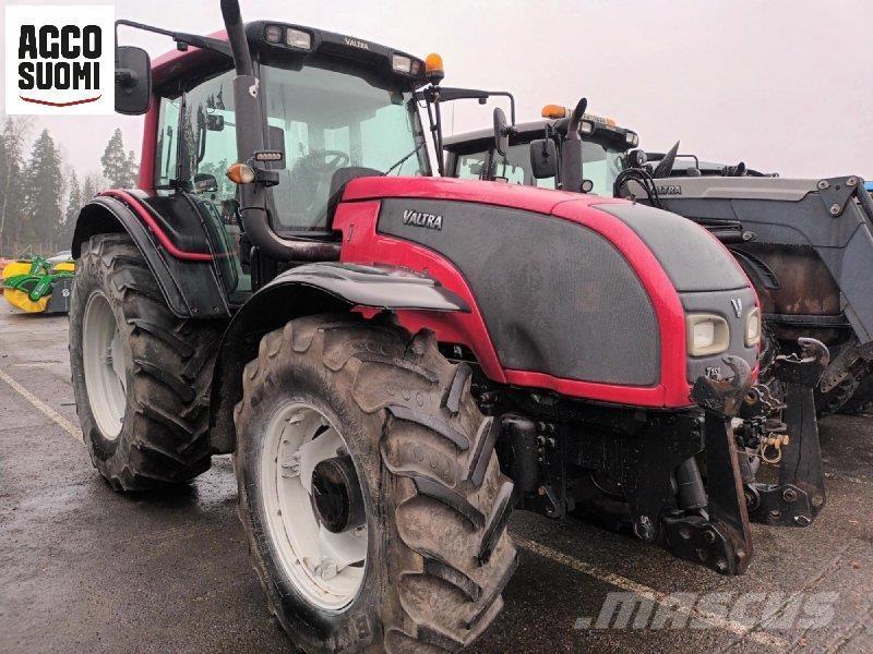 Valtra T151 HT + Tractoren