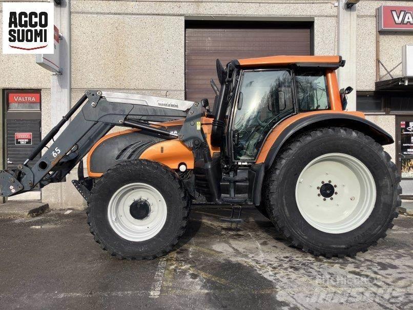 Valtra T162 VERSU Tractoren