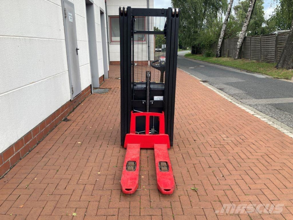 Hyster S 1.4 Meeloop stapelaar