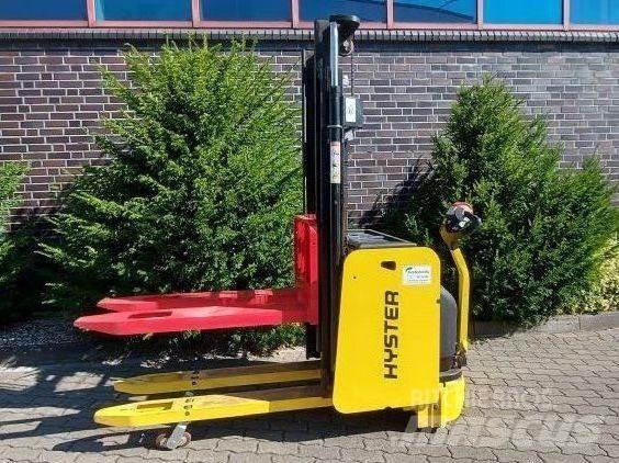 Hyster S 1.4 IL Meeloop stapelaar