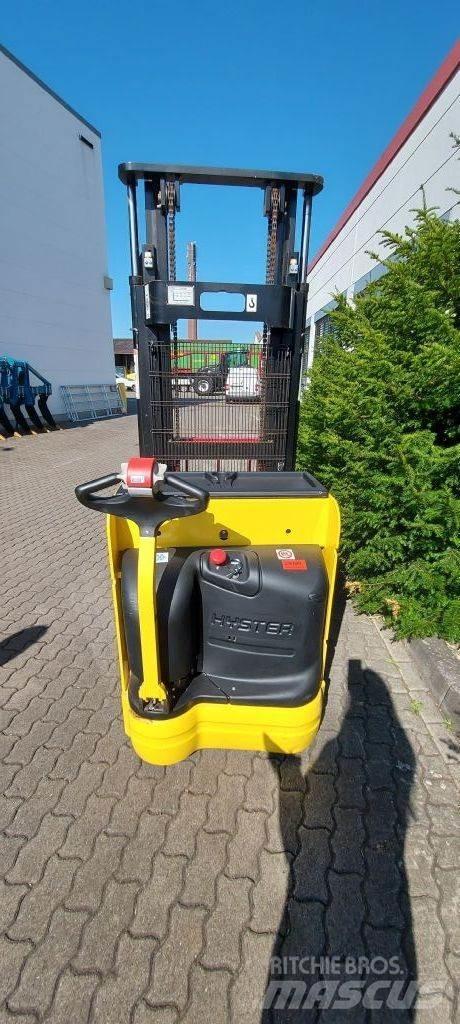 Hyster S 1.4 IL Meeloop stapelaar