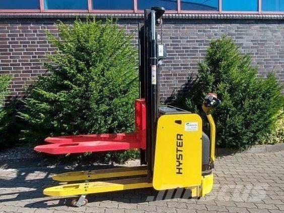 Hyster S 1.4 IL Meeloop stapelaar