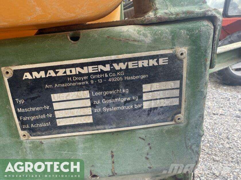 Amazone UG 2200 Tractoren