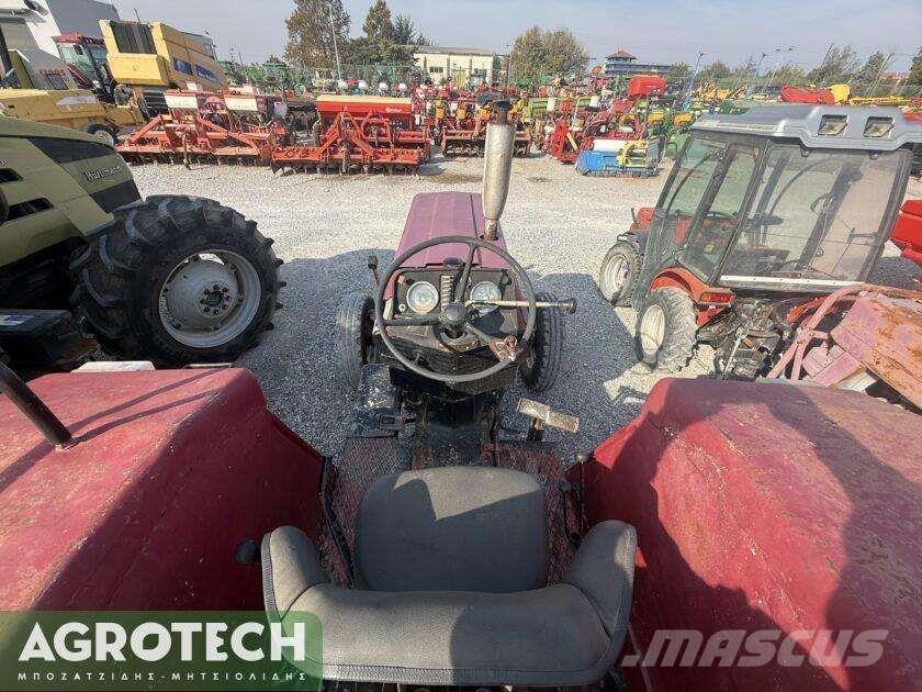 International 724 Tractoren