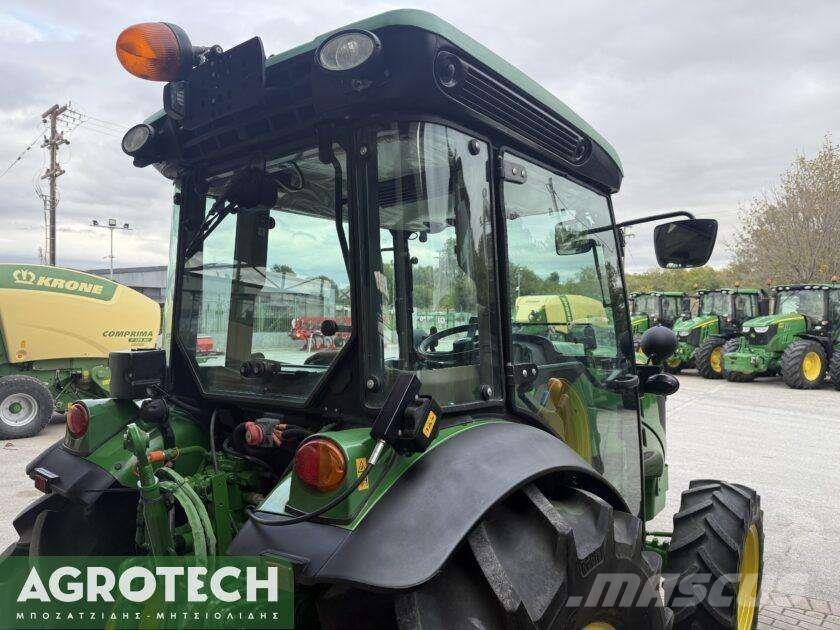John Deere 5075 GF Tractoren