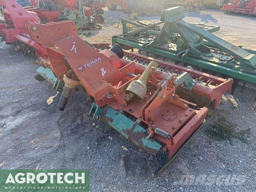 Kverneland NGM 251 Tractoren