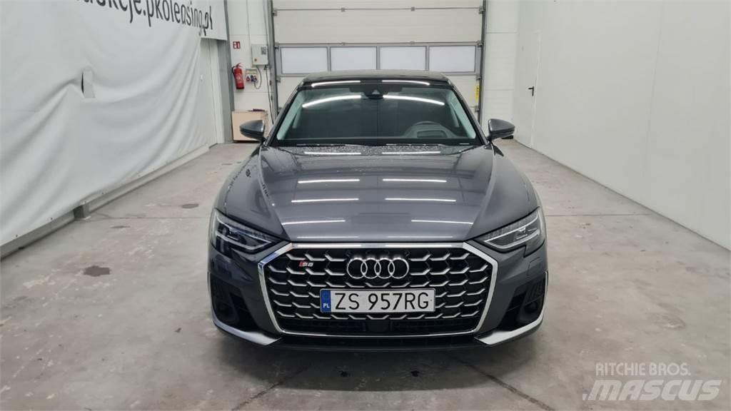 Audi S8 Auto's