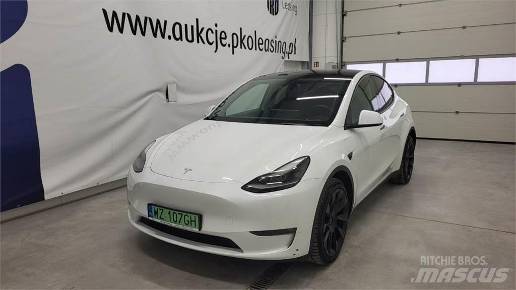 Tesla Y Auto's