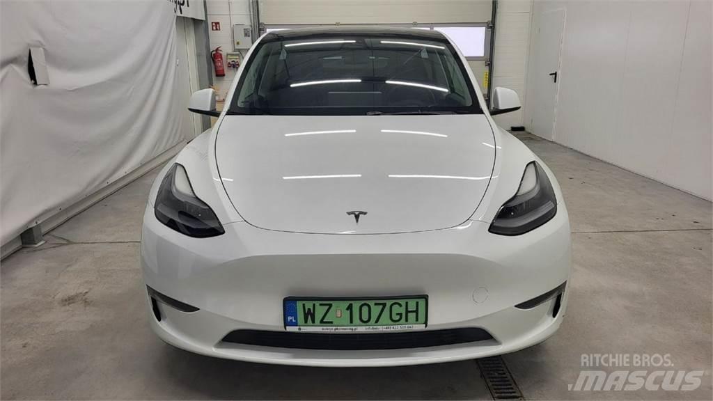 Tesla Y Auto's