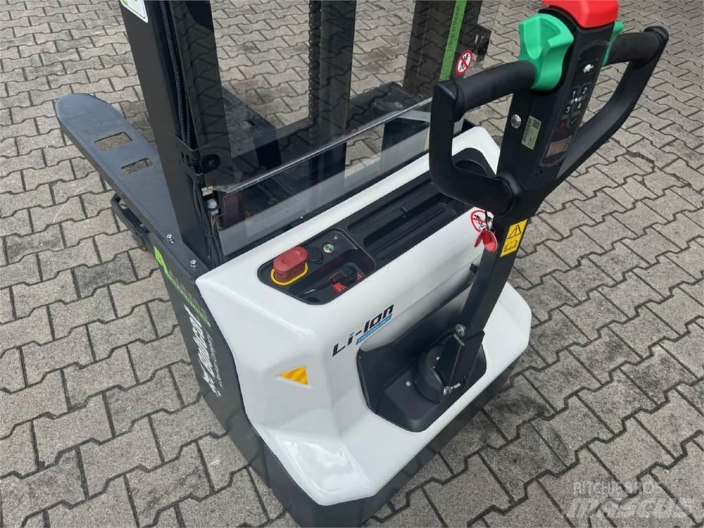 Bobcat LSM12N-7 i Meeloop stapelaar