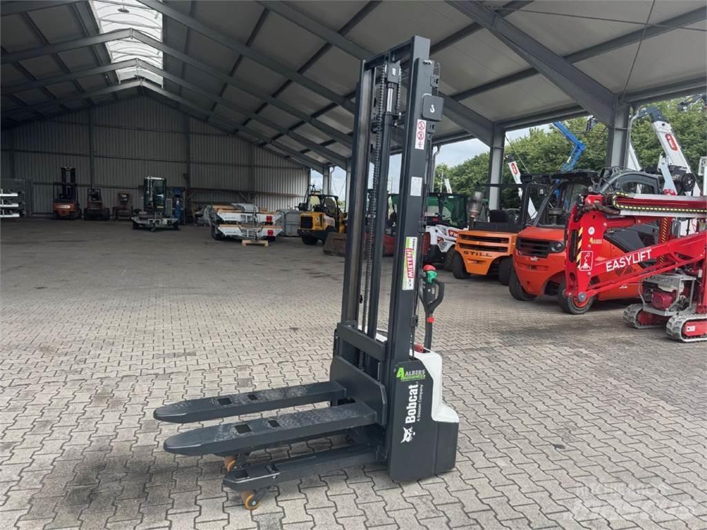 Bobcat LSM12N-7 i Meeloop stapelaar