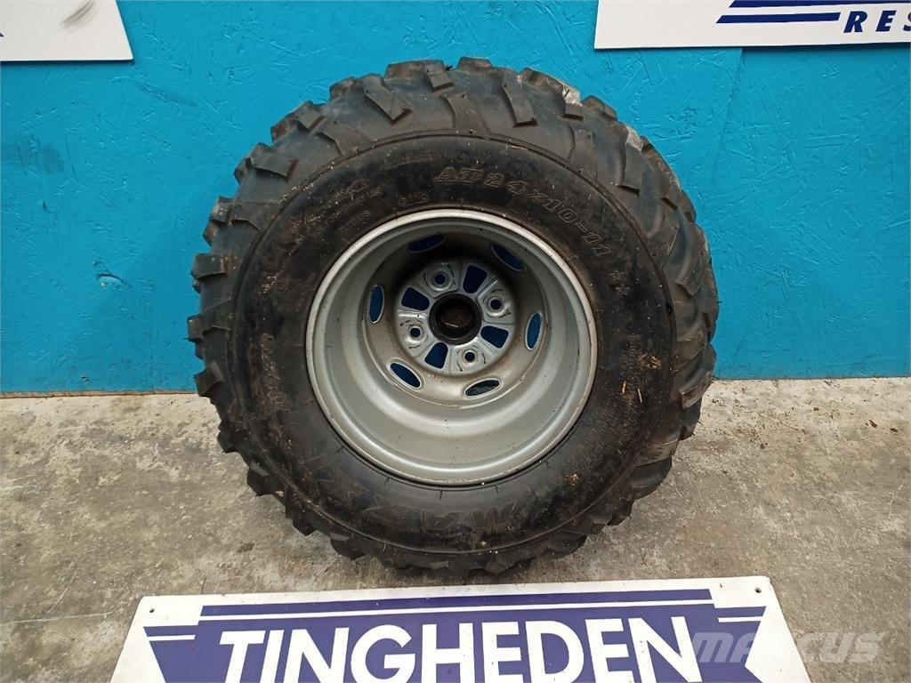  11 24x10-11 Banden, wielen en velgen