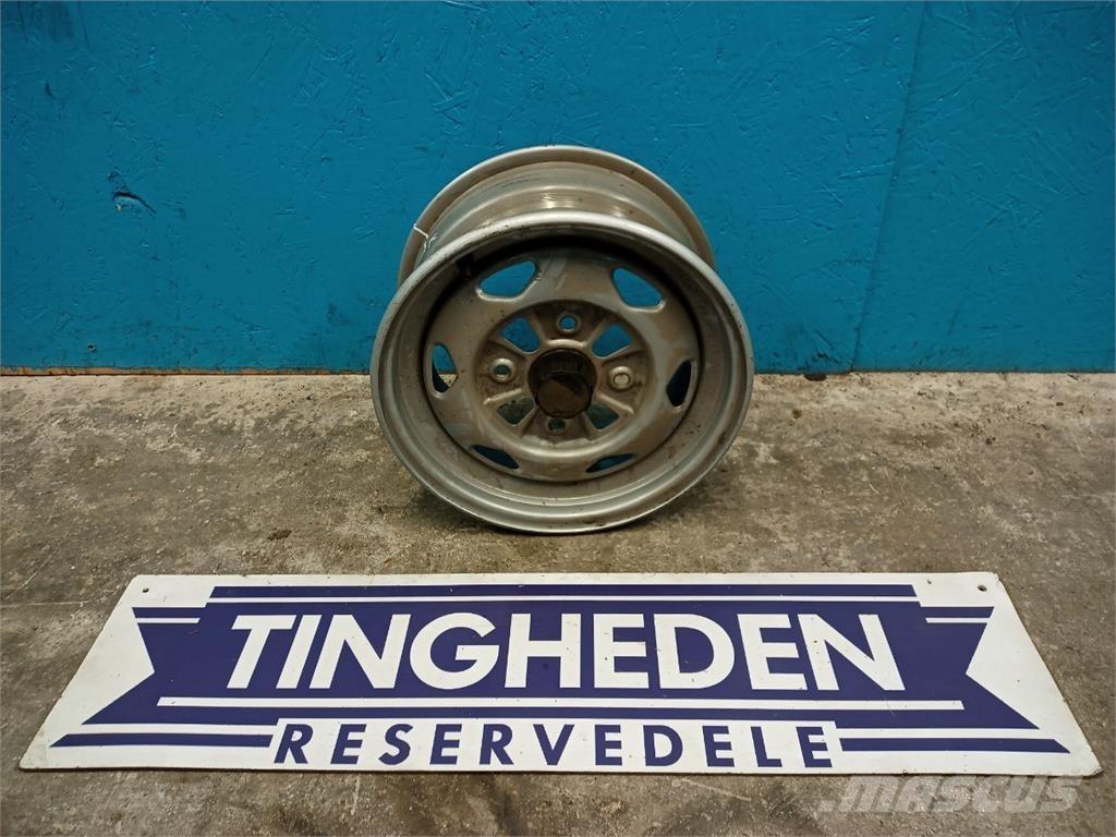 12 12x6.0AT Banden, wielen en velgen