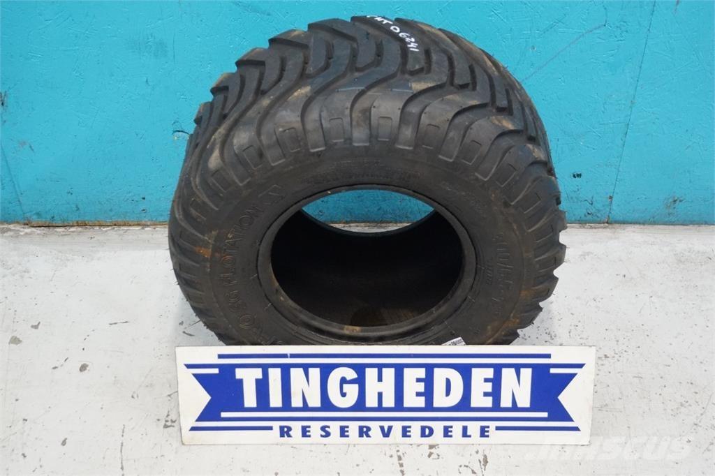  12 300/65-12 Banden, wielen en velgen
