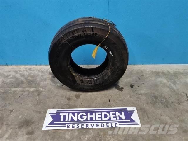  14 11L-14 Banden, wielen en velgen