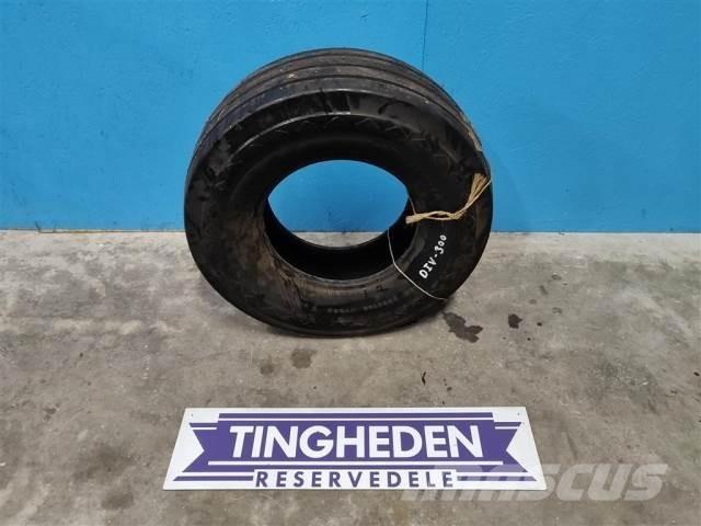  14 11L-14 Banden, wielen en velgen