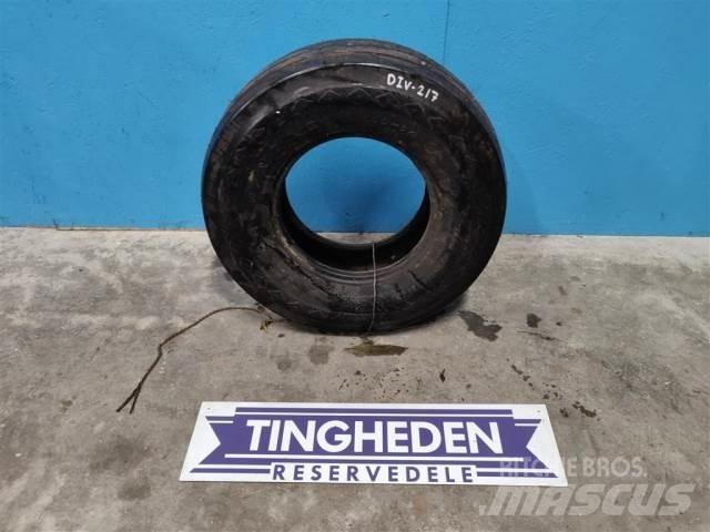  14 11L-14 Banden, wielen en velgen