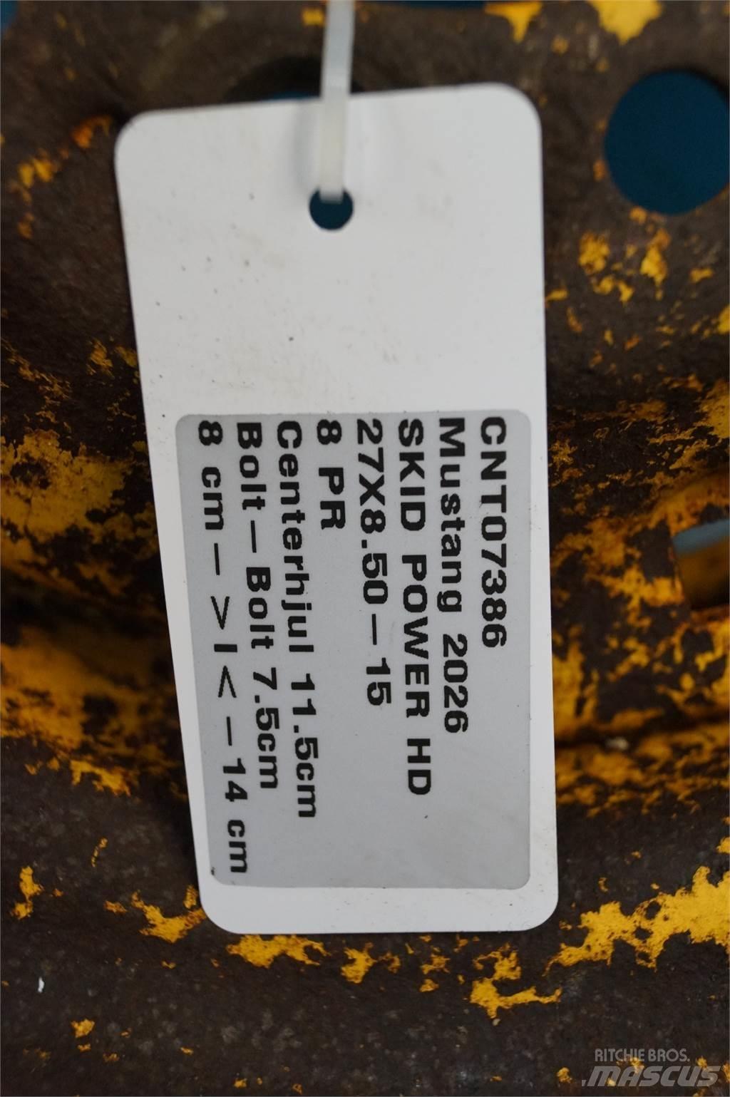  15 27X8.50-15 Banden, wielen en velgen