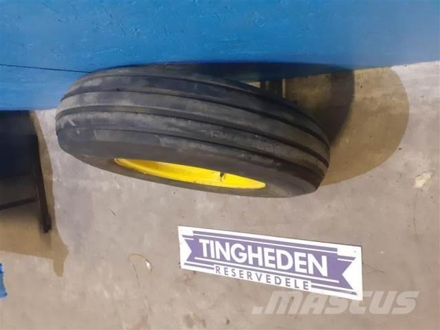  16 7.50-16 Banden, wielen en velgen
