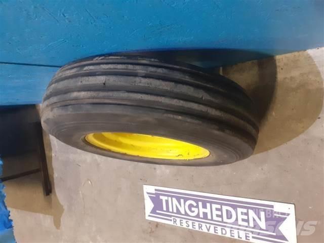  16 7.50-16 Banden, wielen en velgen