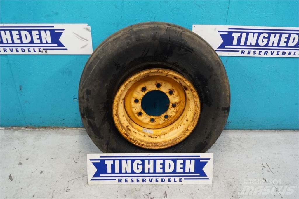  16 9.00-16 Banden, wielen en velgen