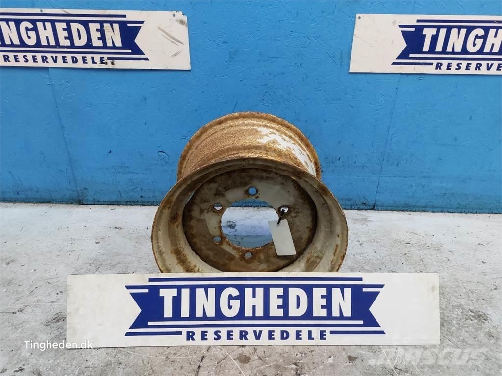  17 13.00X17 Banden, wielen en velgen