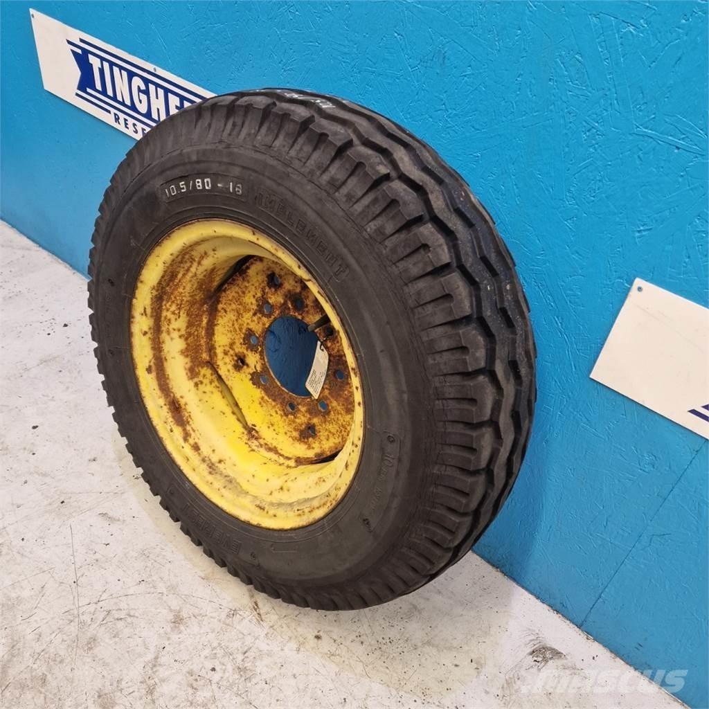  18 10.5/80-18 Banden, wielen en velgen
