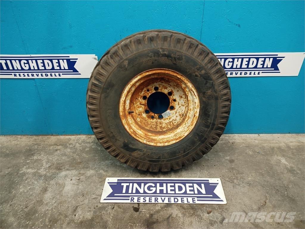  18 12.5/80-18 Banden, wielen en velgen
