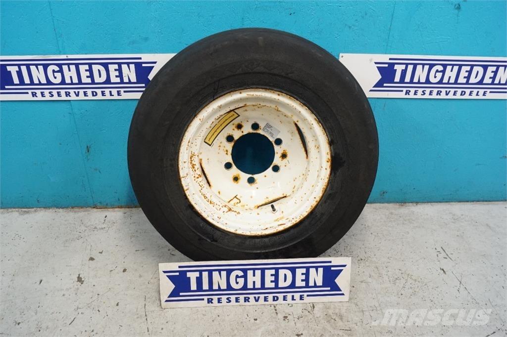  18 13.0/65-18 Banden, wielen en velgen