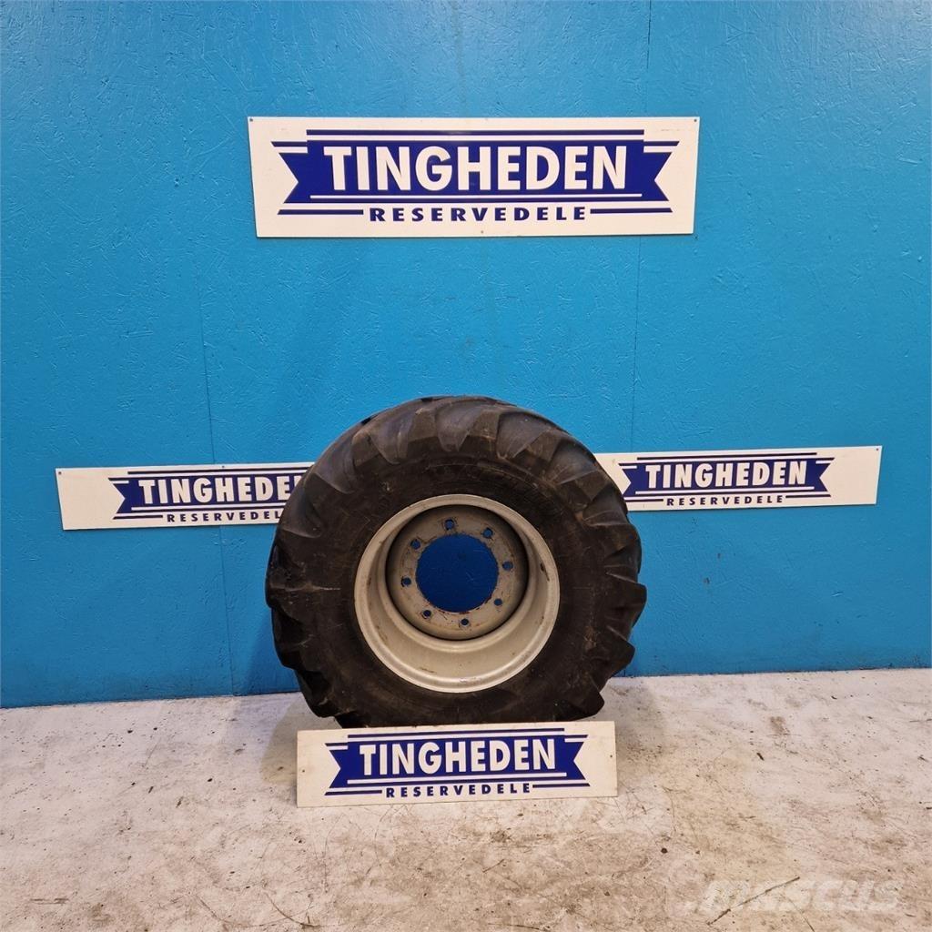  18 340/80R18 Banden, wielen en velgen